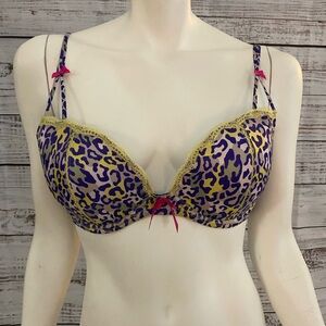 Vintage never worn Victoria’s Secret sexy little things leopard print bra 36D